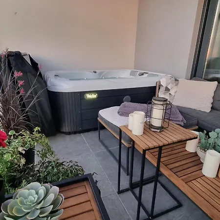 Apartment Pop Hill &