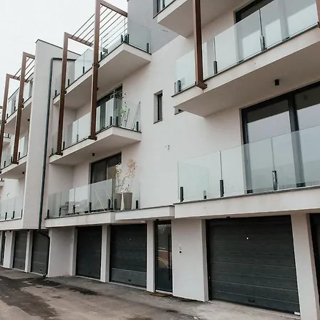 Pop Hill & Apartment *