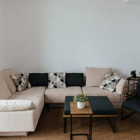 Apartment Pop Hill & Sremska Kamenica