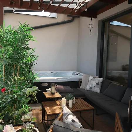 Apartment Pop Hill &