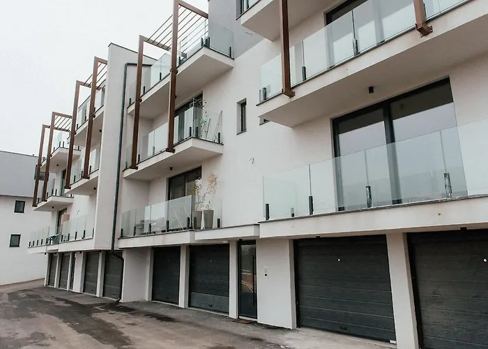 Pop Hill & アパート *