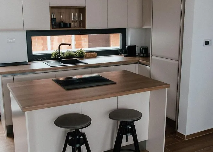 アパート Pop Hill & *