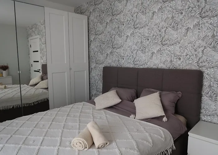 Pop Hill & アパート Sremska Kamenica