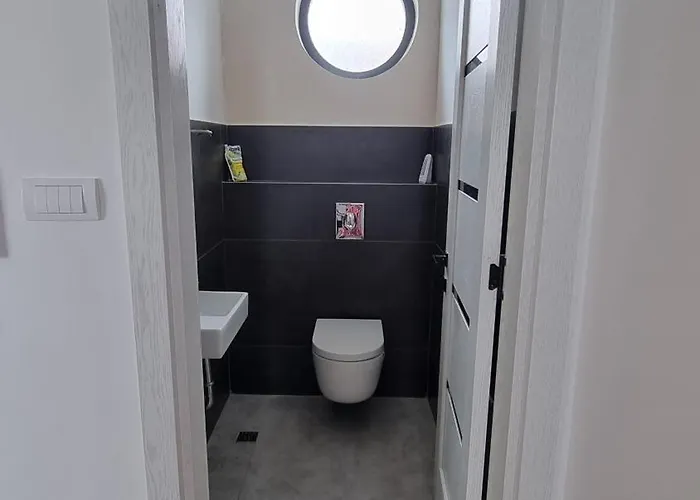 Pop Hill & アパート Sremska Kamenica